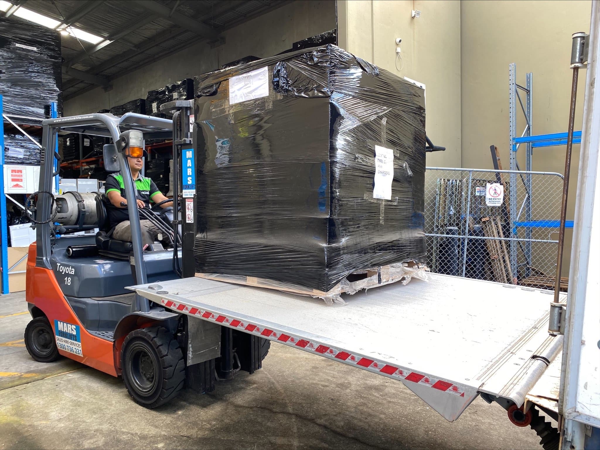 Pallet loading for collection